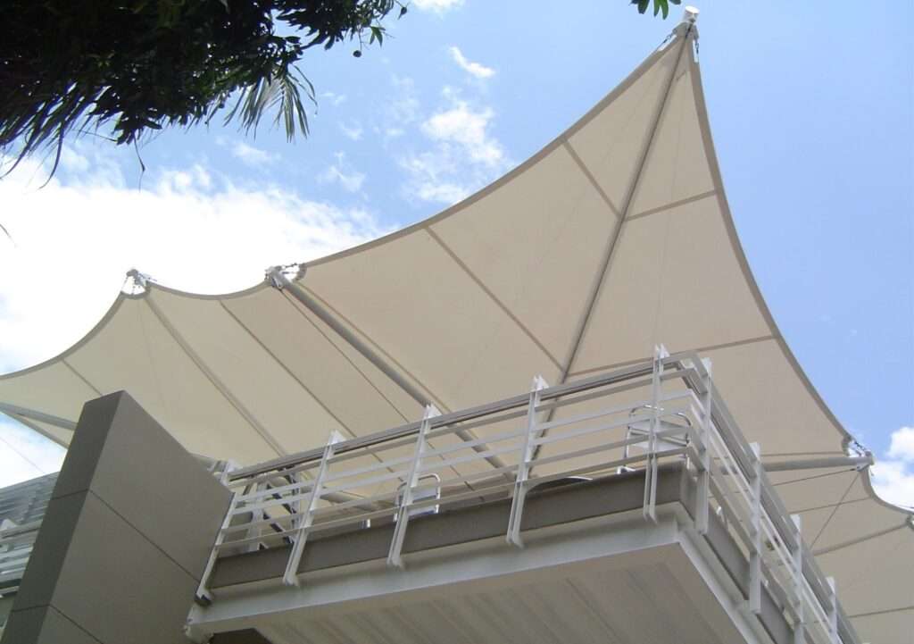 Atap Awning: Solusi Multifungsi untuk Kenyamanan, Estetika, dan Efisiensi Energi Modern